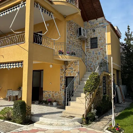 Privatunterkunft Aliaj *