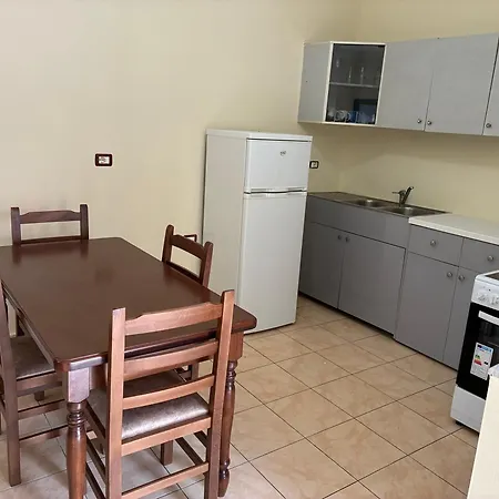 Aliaj Privatunterkunft Durrës