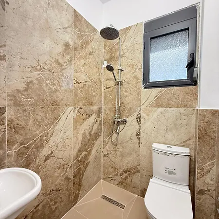Aliaj Privatunterkunft Durrës